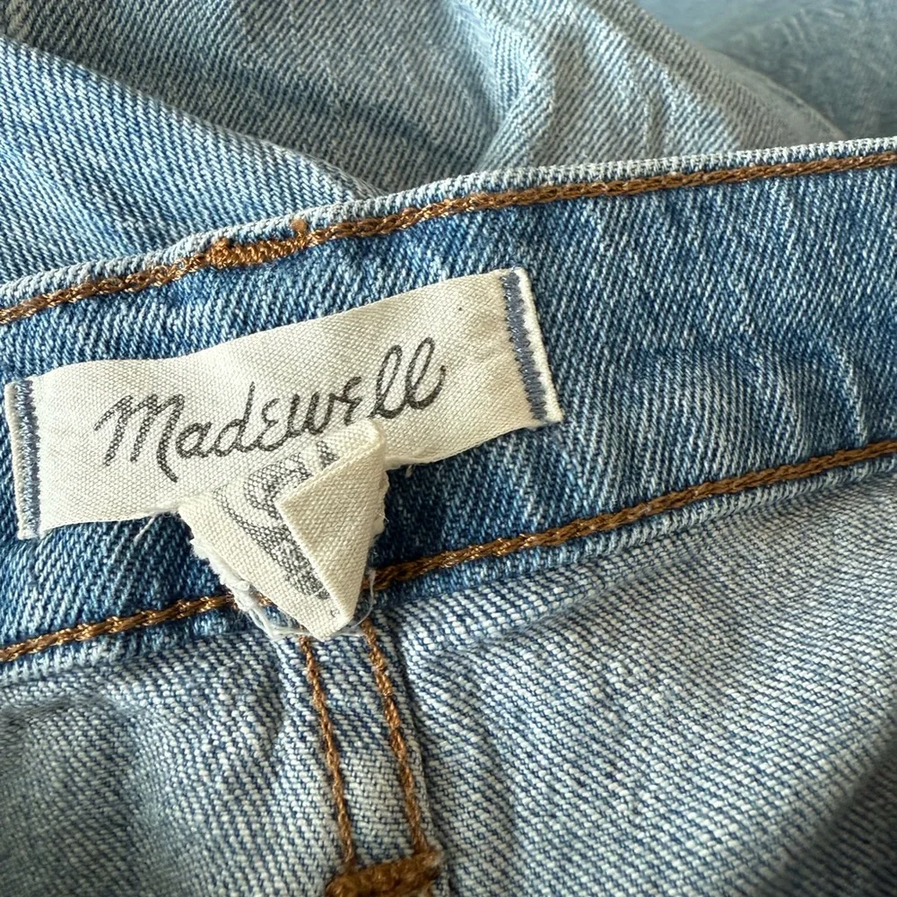 Madewell the perfect vintage Jean. Light Blue Distressed Straight Leg Jeans - Picture 4 of 4